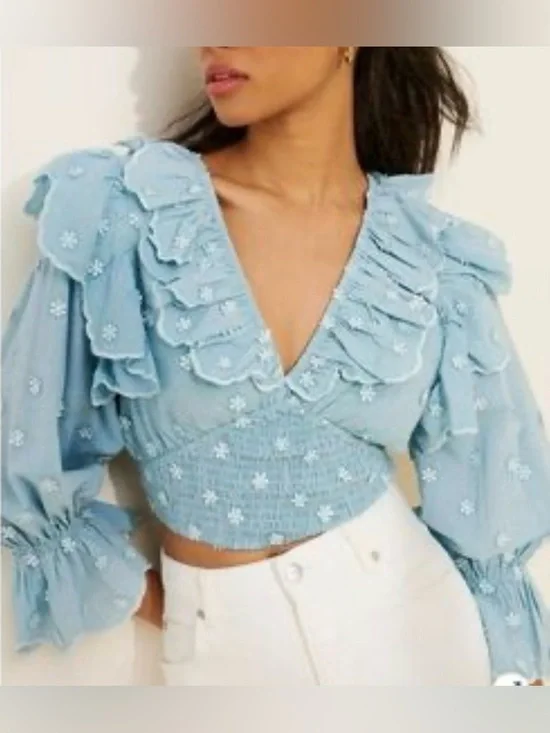 Anthropologie Hannah Lynn chambray embroidered smocked crop top longslv blouse - Picture 1 of 12